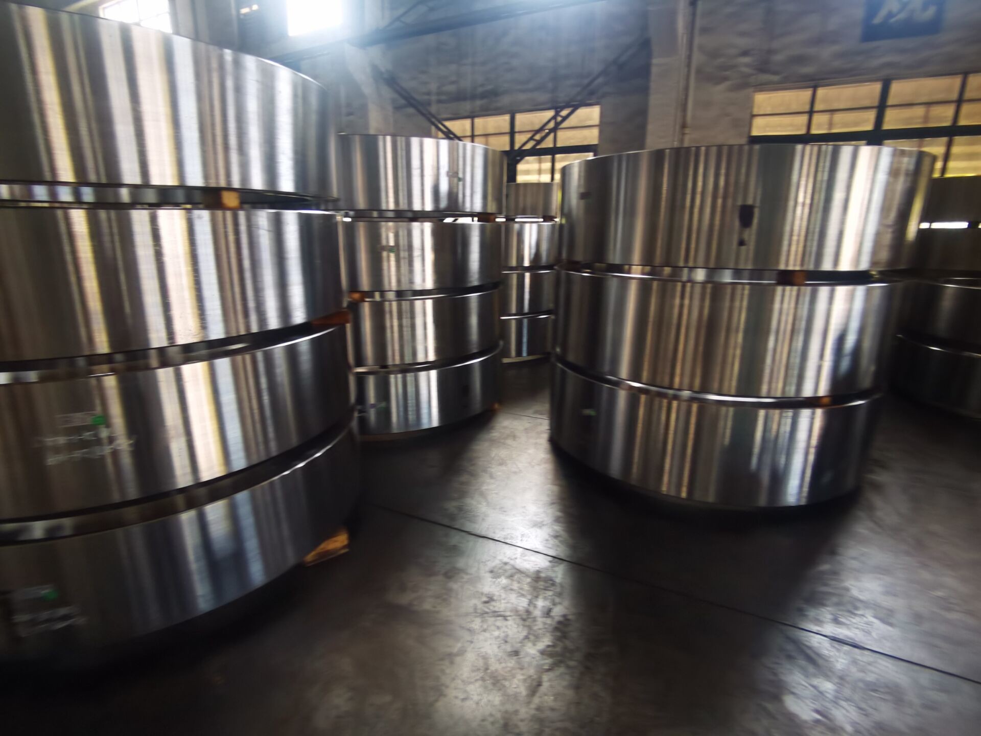 Толстостенные кованые кольца толщиной 250 мм, термообработка QT, предназначены для оборудования энергетического сектора и электростанций, требующего компоненты